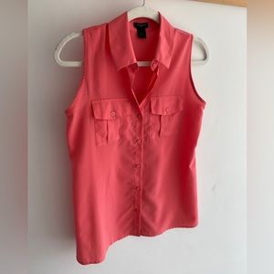 Ann Taylor, orange/coral sleeveless button up blouse with two pockets. XS